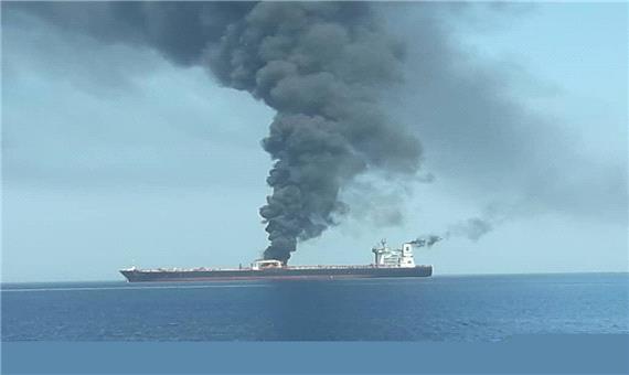جزییات آتش سوزی نفتکش های خارجی و نجات 44 دریانورد در آبهای عمان