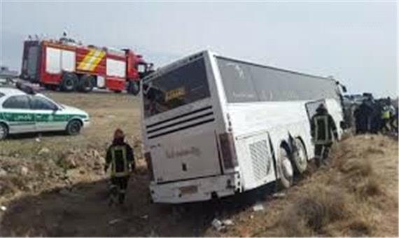 واژگونی یکدستگاه اتوبوس در آزاد راه زنجان - تبریز 2 کشته و 23 مصدوم برجا گذاشت