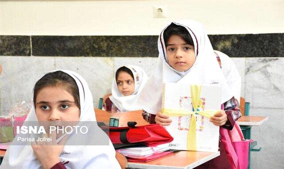 با کمبود فضای آموزشی روبرو هستیم/92.3 درصد جمعیت استان کرمان باسواد هستند