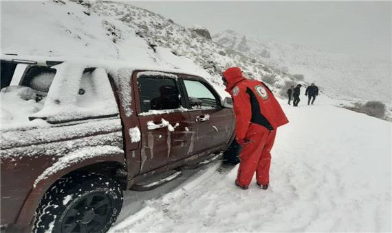 هلال احمر کرمان به بیش از 320 نفر گرفتار در برف امداد رسانی کرد