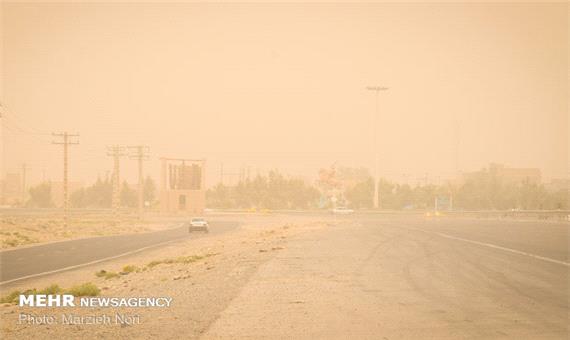 خیز گرد و خاک در استان کرمان / دمای هوا کاهش می‌یابد