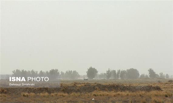 طوفان شن در قسمت‌های مرکزی کشور، عامل افزایش گرد و غبار در مناطق شمالی استان کرمان