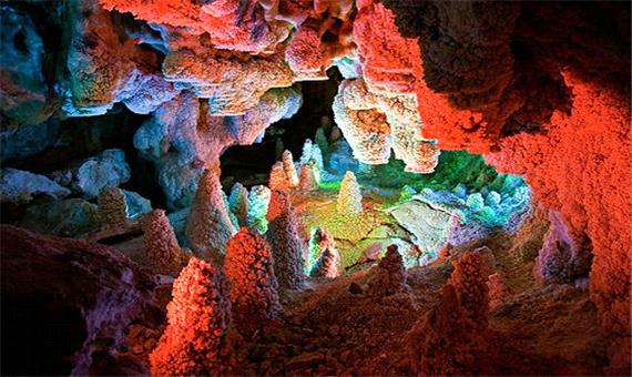 غارهای منحصر به فرد و حساس را به عنوان اثر طبیعی و ملی ثبت می کنیم