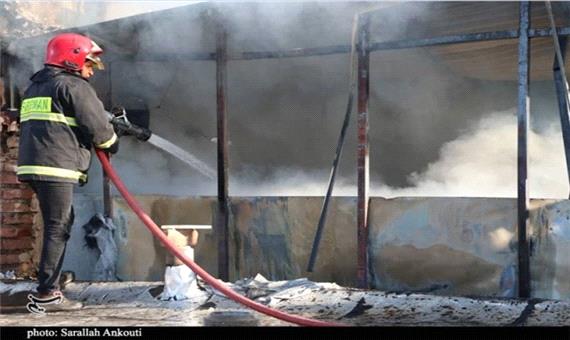 عملیات اطفاء حریق منزل مسکونی در کرمان به روایت تصویر