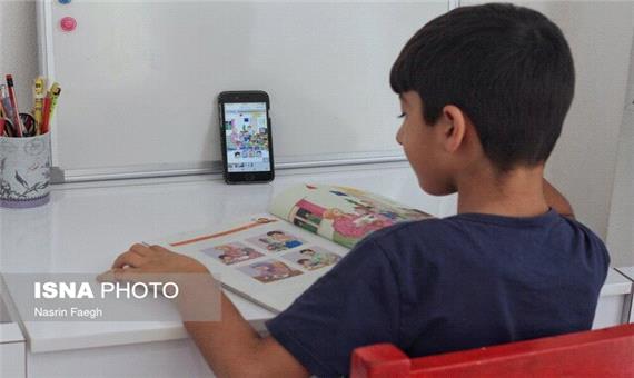 اهدای 11 دستگاه گوشی هوشمند به دانش‌آموزان کم برخوردار منطقه نوق