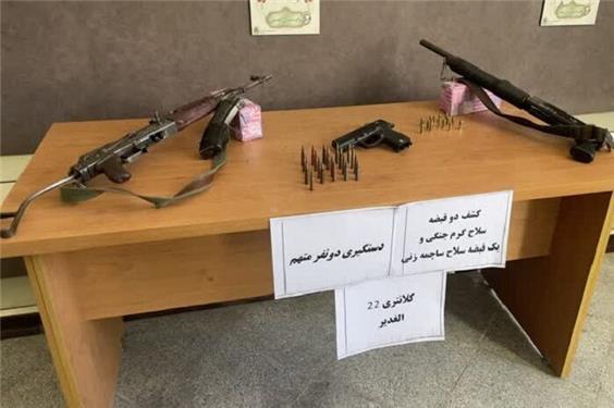بازداشت 2 متهم نگهدارنده سلاح جنگی و شکاری در کرمان