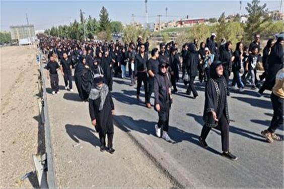 پیاده روی جاماندگان اربعین در کرمان