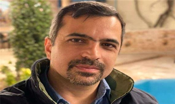 علی اکرمی، روزنامه‌نگار و فعال سیاسی به خاطر کرونا درگذشت
