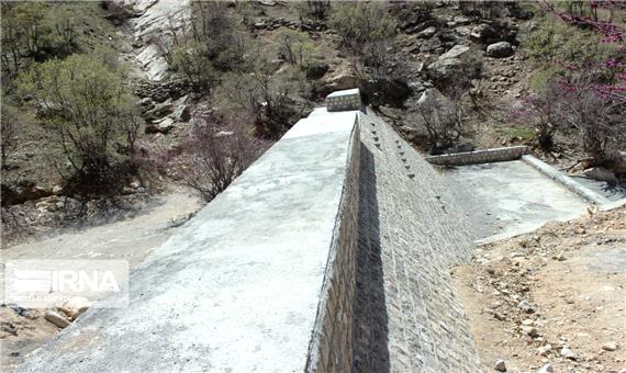 عملیات اجرایی طرح های آبخیزداری بنیاد علوی در جنوب کرمان آغاز شد