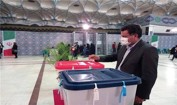 فرماندار کرمان: شرکت در انتخابات ادای دین به خون شهدا است