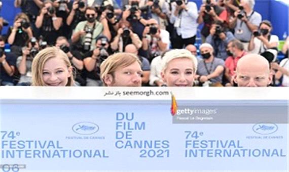 شوخی عوامل فیلم روسی با عکاسان جشنواره کن 2021 Cannes + تصاویر