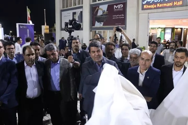 بر منافع استان و حمایت از نیروی انسانی متخصص ایستاده‌ایم
