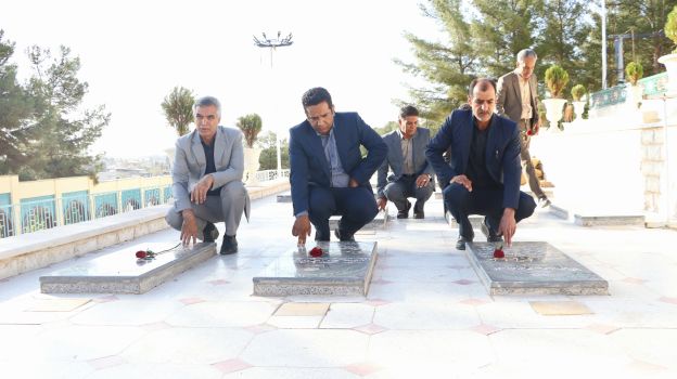 ادای احترام مدیر کل آموزش و پرورش استان کرمان به شهدای شهربابک