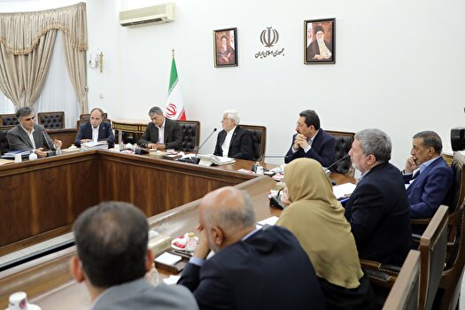 دولت با گرانفروشی و عدم عرضه کالا‌ها برخورد جدی می‌کند