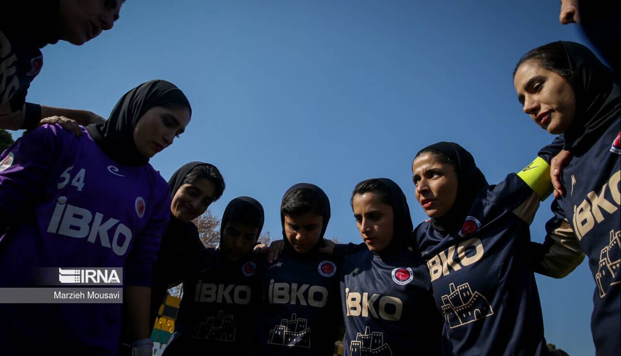 هفت گل رهاورد دربی کرمانی‌ها