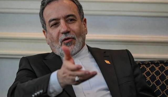 عراقچی: برای استقلالی‌ها احترام قائل هستم