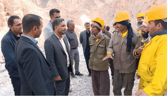 دستور دادستان بم برای رفع فوری مشکلات کارگران «خان‌خاتون»