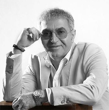 آهنگ «مث اون قدیما بگیرم تو آغوش» از فریدون آسرایی