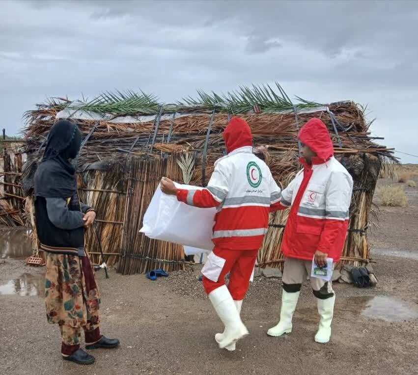 امدادرسانی هلال احمر کرمان به بیش از ١۴٠٠ نفر در حوادث جوی