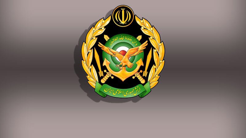 ارتش مقتدرانه کنار سپاه ایستاده است