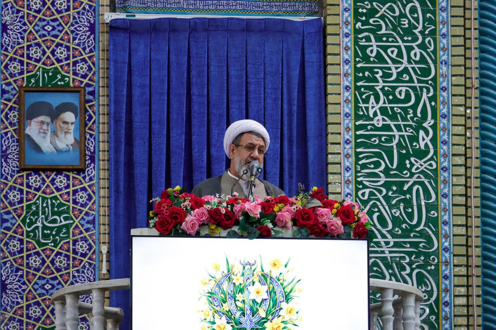 امام جمعه کرمان: جمهوری اسلامی در اوج اقتدار حرف خود را در دیپلماسی می‌زند