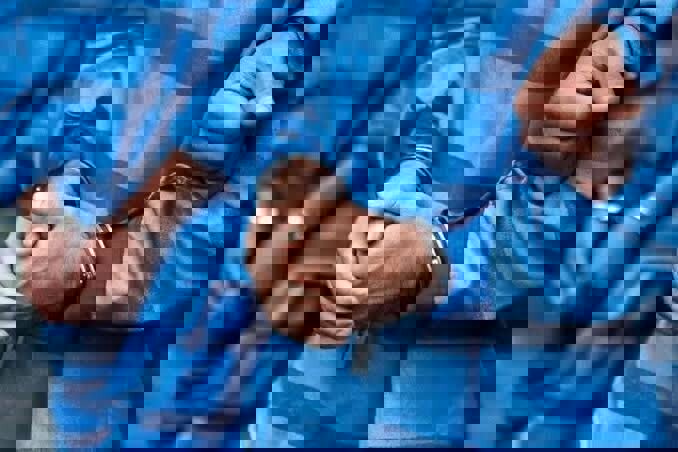 دستگیری سه کلاهبردار پس از خرید ۴ میلیارد پسته در کرمان