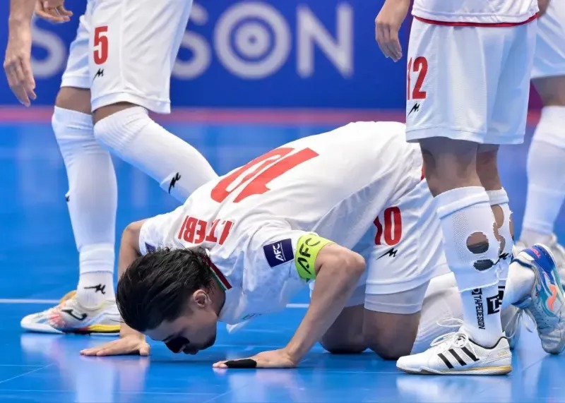 سوال مهم از AFC؛ کاپیتان ایران باید چه کار می‌کرد؟