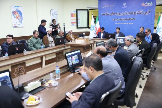 ۹ پروژه اورژانسی کرمان با حضور وبیناری وزیر بهداشت افتتاح و کلنگ‌زنی شد