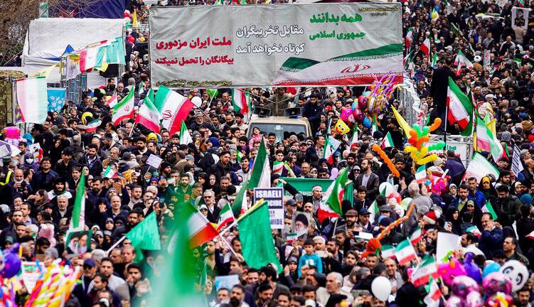 سرمقاله وطن امروز/ تأثیر راهپیمایی‌ ۲۲ بهمن در تغییر سیاست آمریکا علیه ایران