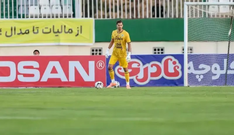 پاس گل دروازه‌بان ایرالکو هدر رفت!