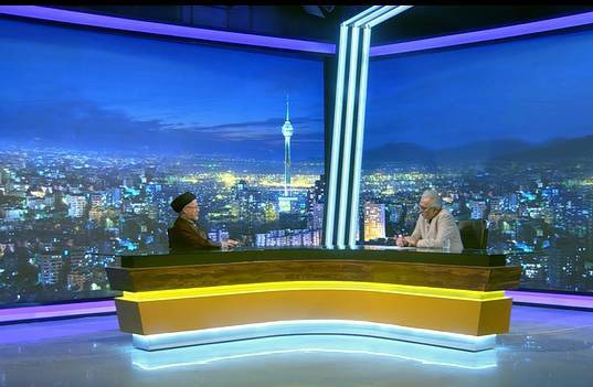 ایران با ایمان، هوش و انسجام ملی در برابر نظام سلطه ایستاده است