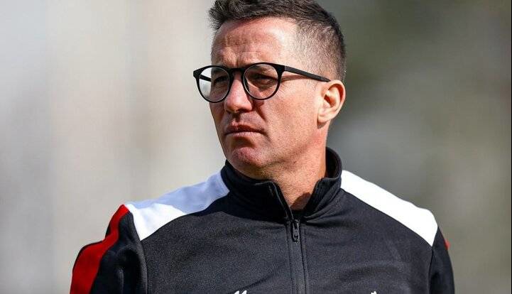 کسی که با تیم به سفر می‌آید شانس بازی دارد؛ از نتایج قبلی غمگینیم!