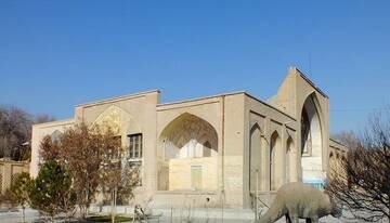تالار تیموری درمسیرتبدیل شدن به موزه وبازار آثارفاخر صنایع دستی اصفهان