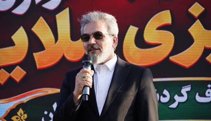 شانزدهمین جشنواره شیره‌پزی مانیزان برگزار شد