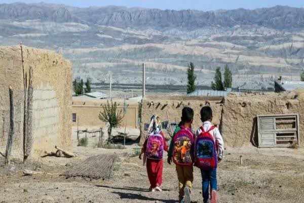 جلوگیری از ترک‌ تحصیل دانش‌آموزان کرمانی با ۵۵۵ مدرسه یک تا ۱۰ نفره