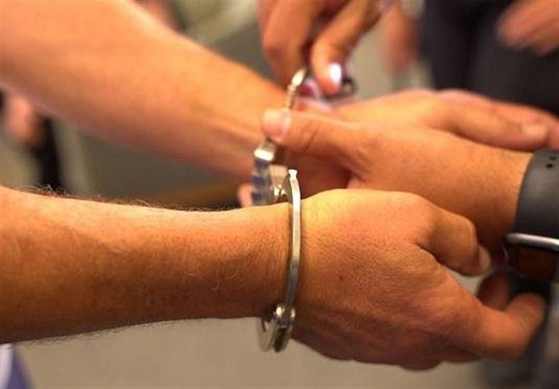 دستگیری زوج سارق محتویات خودرو در کرمان؛ اعتراف به ۷۵ فقره سرقت