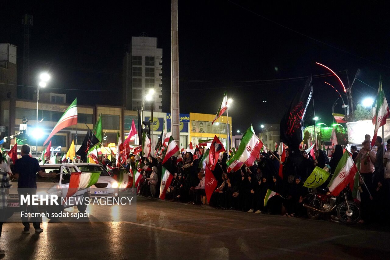 حماسه پرچم داران کرمانی در شب ۲۳۸ اقتدار ملی